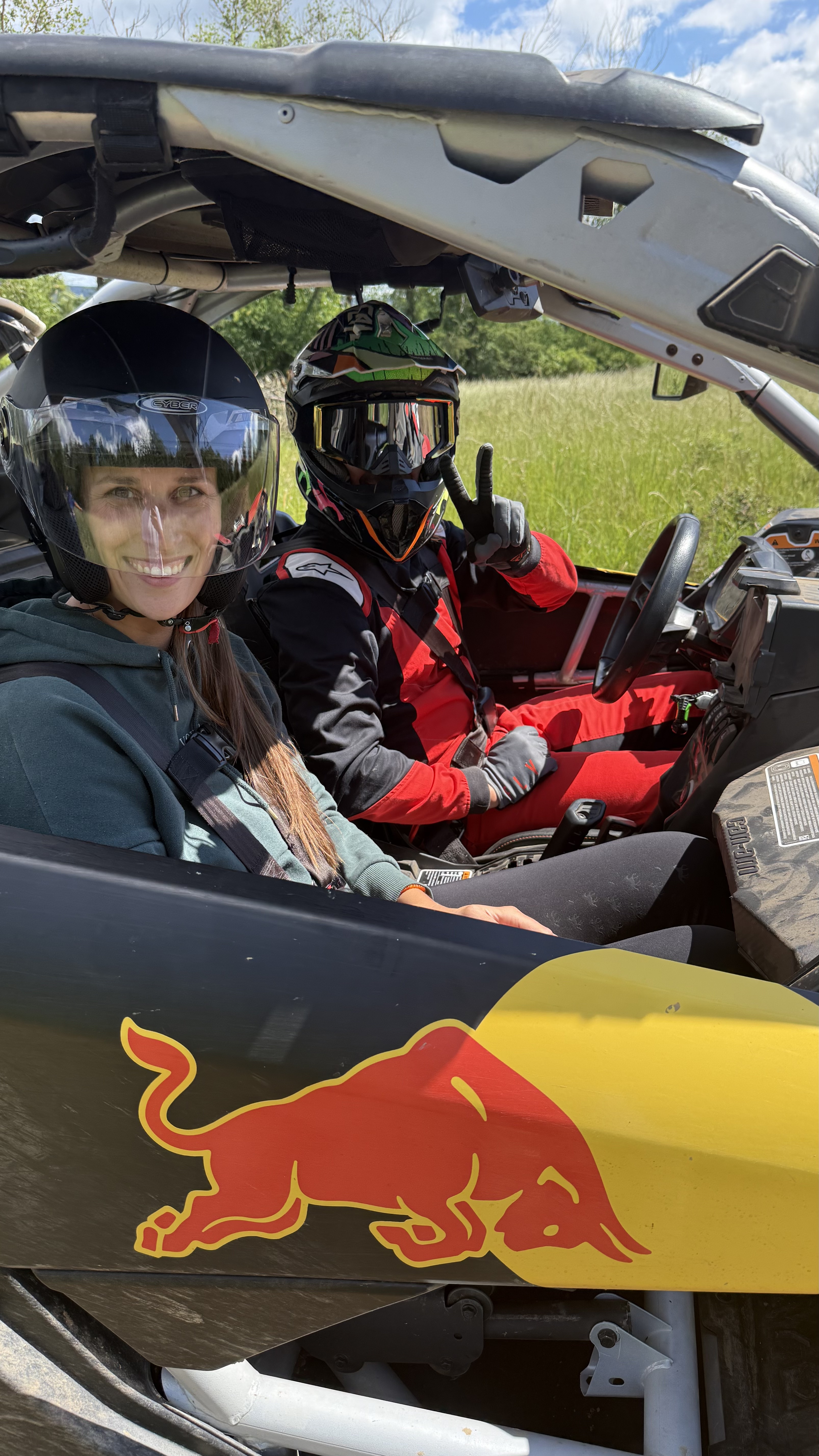 Gesto po jízdě, Red Bull buggy
